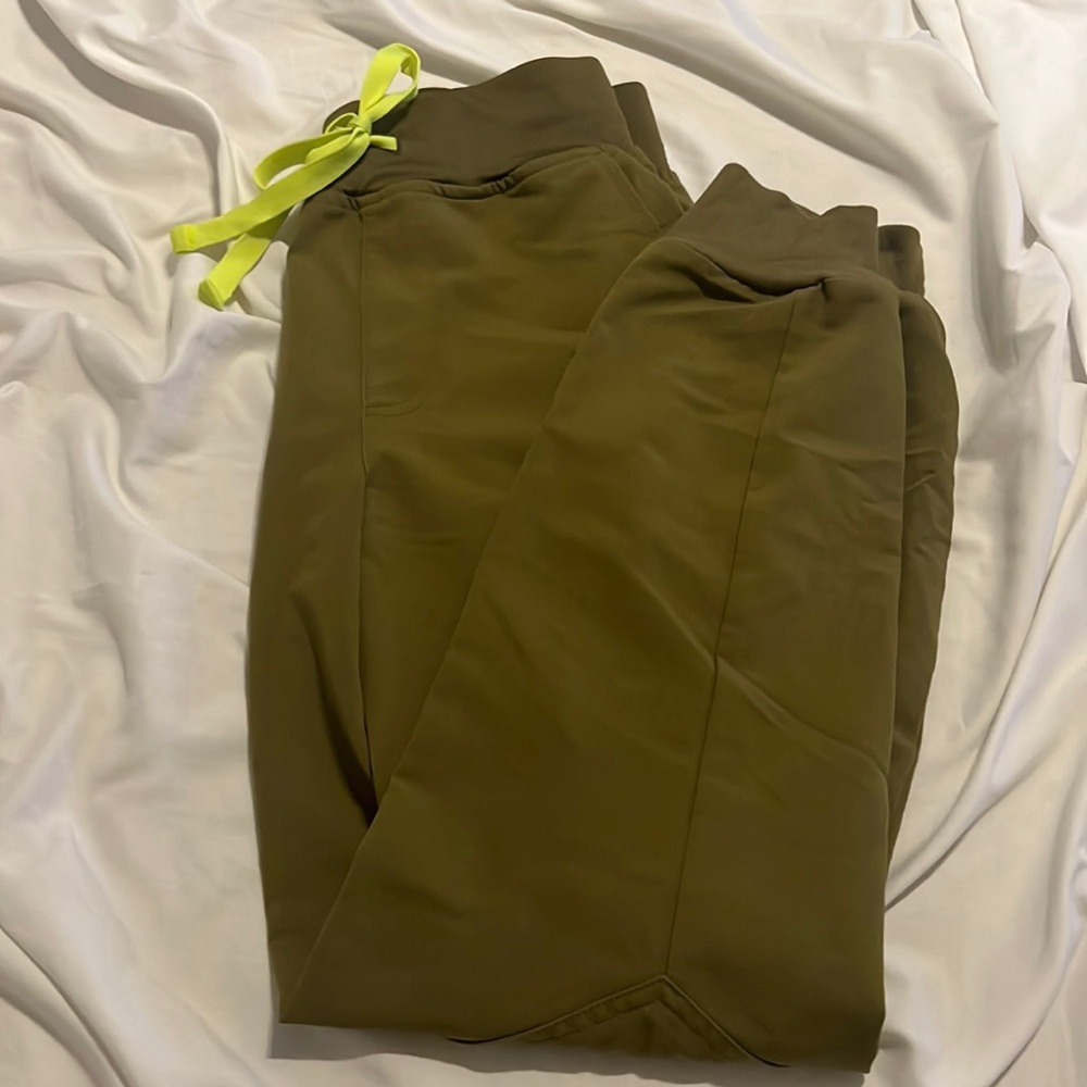 FIGS Zamora high rise joggers